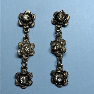 Beautiful distressed silver earrings.